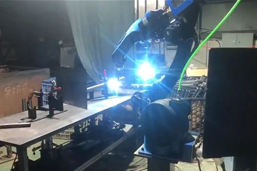 Feadán Cónúil Le Fulzh Robot