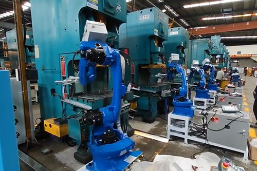 Robot Stampála 4 ríomhaire Ag Fulzh